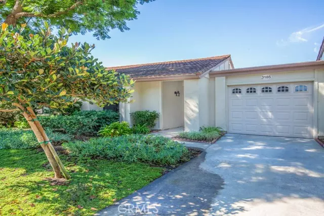 Laguna Woods, CA 92637,3185 Via Buena Vista #B