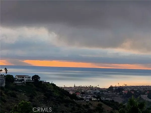 San Clemente, CA 92672,527 Via Presa