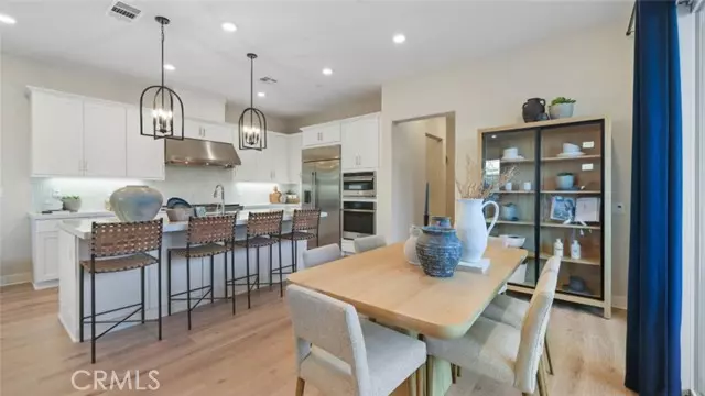 Valencia (santa Clarita), CA 91355,26724 Afton Lane