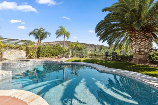 60 Foxtail Lane, Rancho Santa Margarita, CA 92679