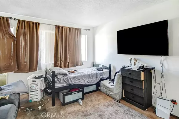 Sylmar (los Angeles), CA 91342,13050 Dronfield Avenue #22