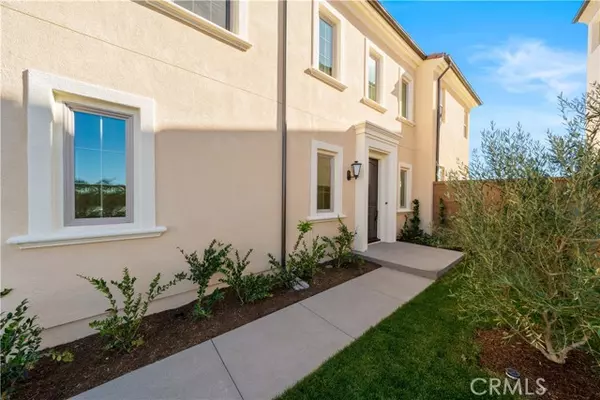 Irvine, CA 92618,246 Canterbury