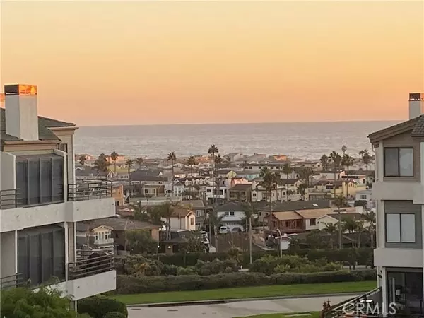 220 Nice Lane #207, Newport Beach, CA 92663