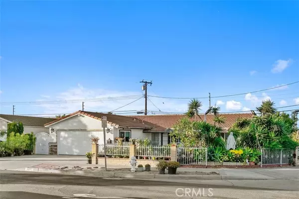 Santa Ana, CA 92704,5201 W Henderson Place