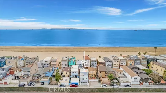 55 B Surfside Avenue, Surfside (seal Beach), CA 90740