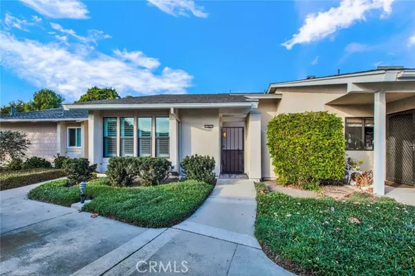 8606 Solano Circle #B-1003, Huntington Beach, CA 92646