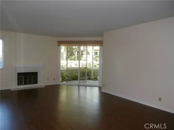 Huntington Beach, CA 92648,19351 Seahorse Lane #103