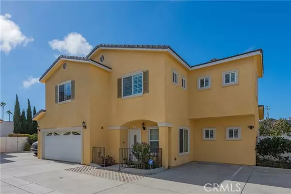 449 Hamilton Street #D, Costa Mesa, CA 92627