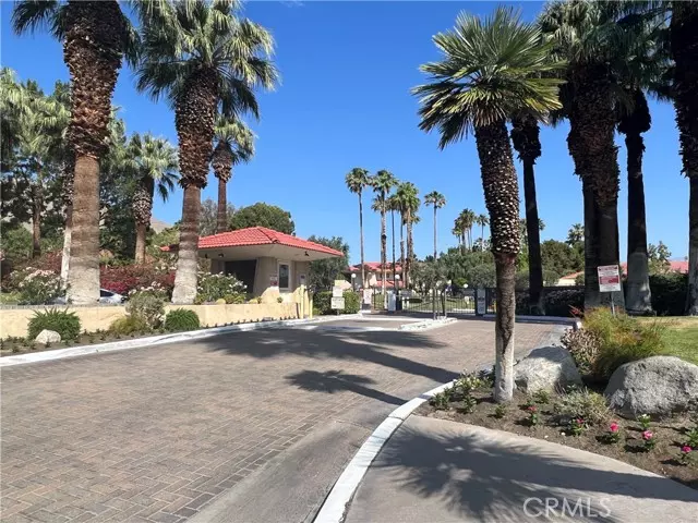 2801 E Los Felices Circle #D117, Palm Springs, CA 92262