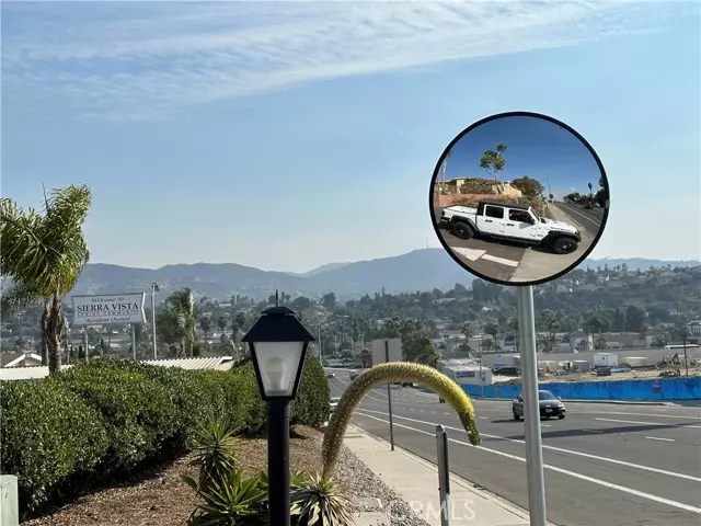 245 W Bobier, Vista, CA 92083