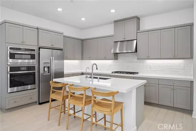 Irvine, CA 92618,185 Sash