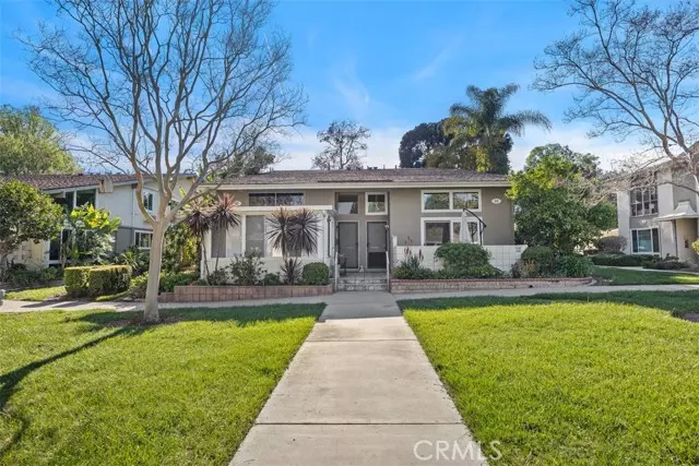 62 Calle Aragon #B, Laguna Woods, CA 92637