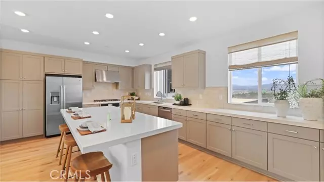 Valencia (santa Clarita), CA 91381,26741 Blue Hills Loop