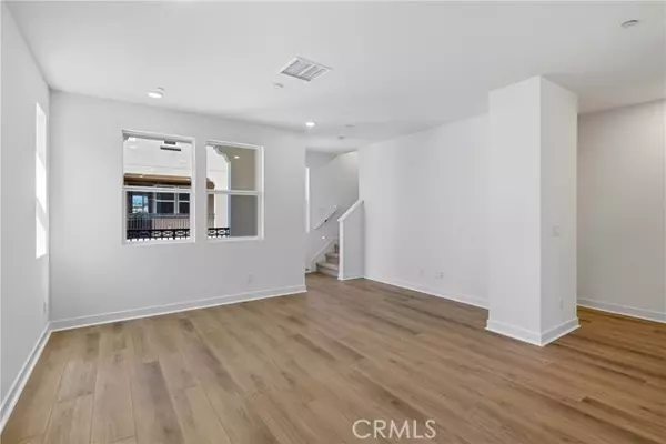 Anaheim, CA 92804,2209 W Orange