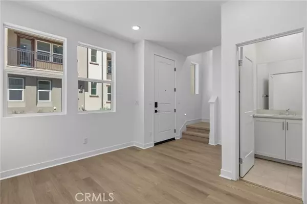 Anaheim, CA 92804,2209 W Orange