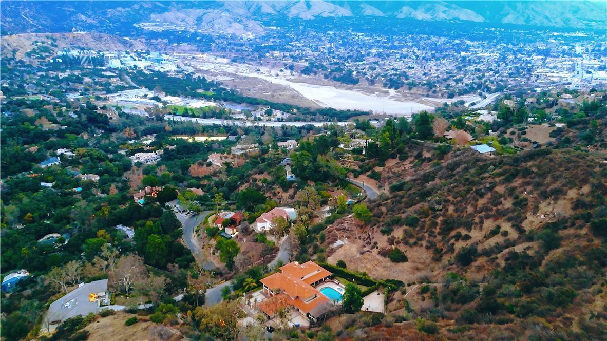 La Canada Flintridge, CA 91011,520 Haverstock Road