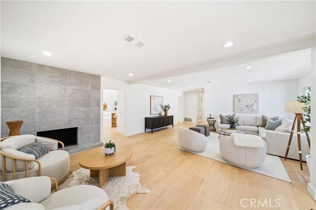 15352 Stanford Lane, Huntington Beach, CA 92647