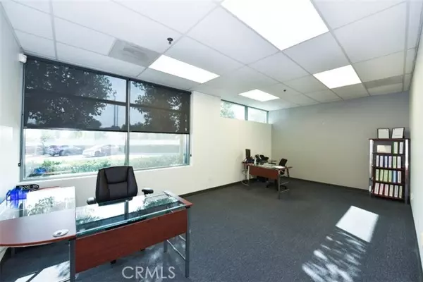 Irvine, CA 92618,10 Goddard