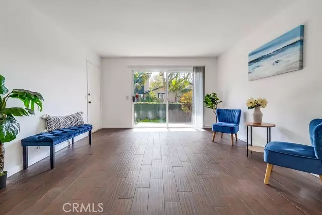 Lake Forest (el Toro), CA 92630,23236 Orange Avenue #5