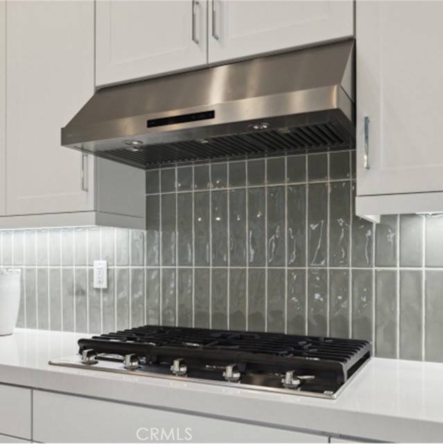 Valencia (santa Clarita), CA 91354,24526 Via El Balneario
