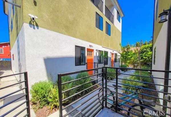 Los Angeles, CA 90006,1807 S. New Hampshire Street