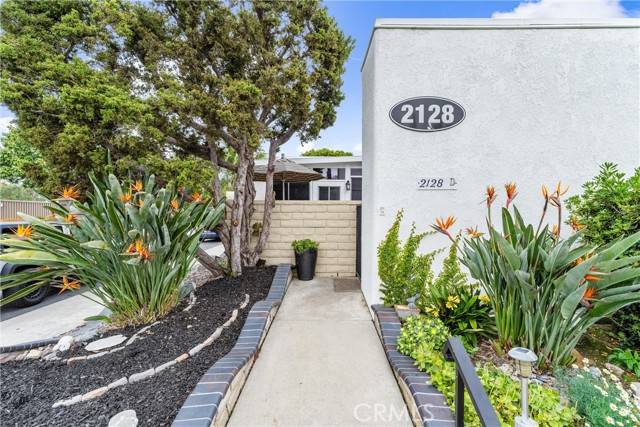 Laguna Woods, CA 92637,2128 Via Puerta #D
