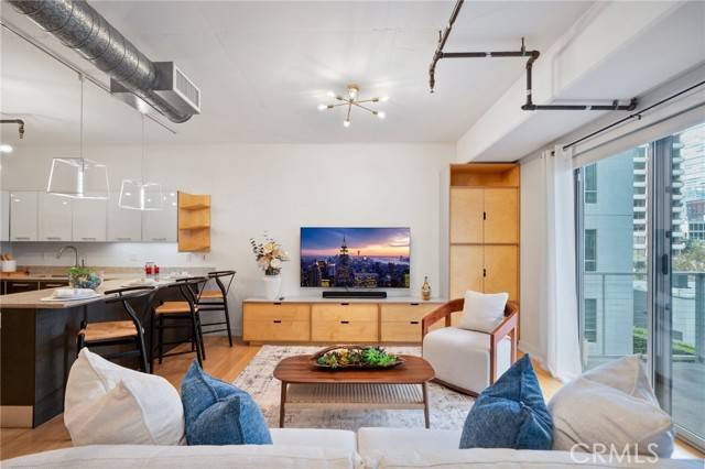 645 W 9th Street #433, Los Angeles, CA 90015
