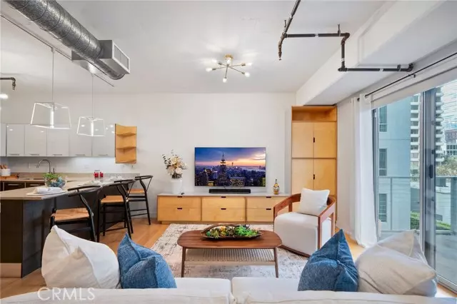 Los Angeles, CA 90015,645 W 9th Street #433