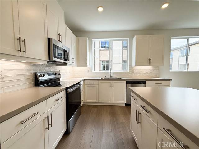 Eastvale, CA 92880,6214 Victoria Way #109