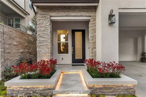 Lake Forest (el Toro), CA 92630,140 Reyes Alley