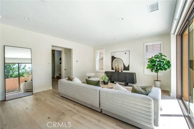 Irvine, CA 92602,118 Tritone