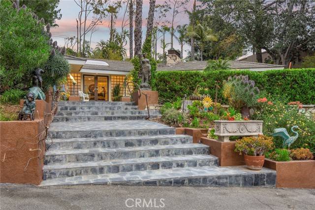 Tustin, CA 92705,9885 Deerhaven Drive
