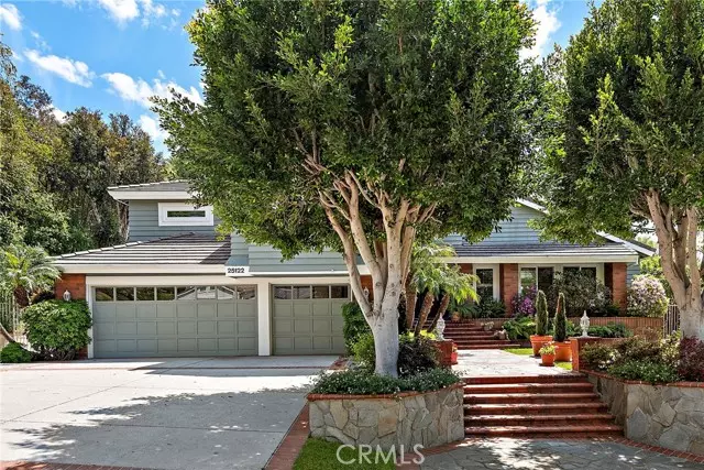 25122 Black Horse Lane, Laguna Hills, CA 92653