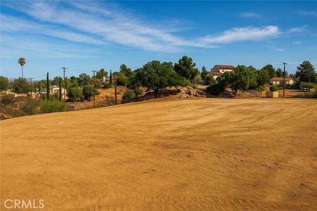 Riverside, CA 92570,20855 Villa Knoll Dr