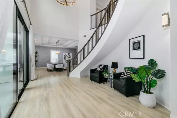 Irvine, CA 92618,114 Interstellar