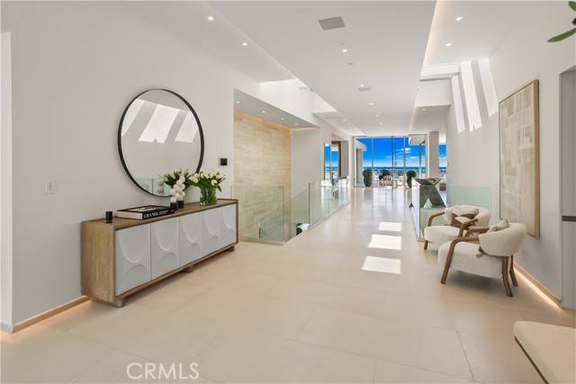 Corona Del Mar (newport Beach), CA 92625,1119 Dolphin