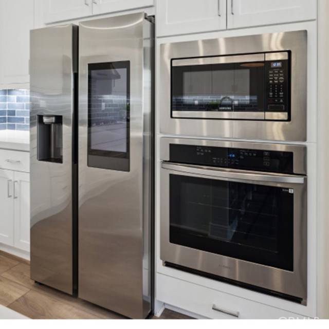 Valencia (santa Clarita), CA 91354,24504 Via El Balneario