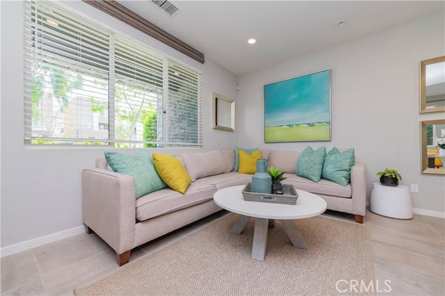 Irvine, CA 92618,727 Beacon