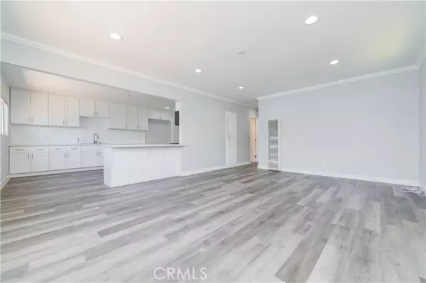 Wilmington (los Angeles), CA 90744,910 Craven Street