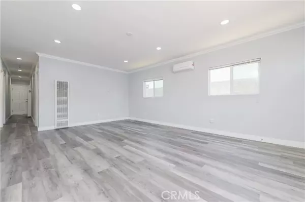 Wilmington (los Angeles), CA 90744,910 Craven Street