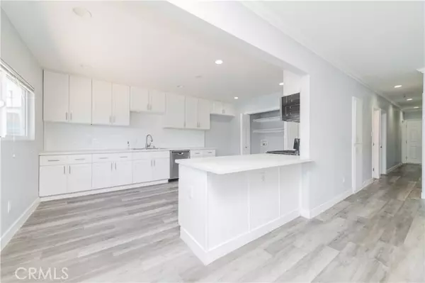 Wilmington (los Angeles), CA 90744,910 Craven Street