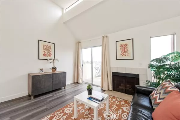 Santa Ana, CA 92701,450 E 4th #416