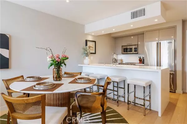 West Hollywood, CA 90069,740 N Kings Road #302