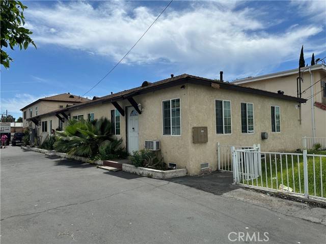13810 Sherman Way, Van Nuys (los Angeles), CA 91405