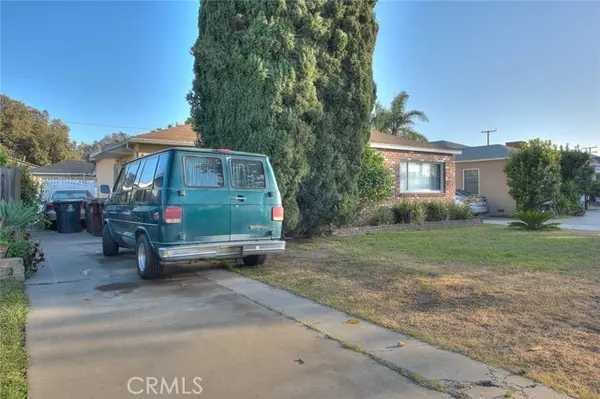 Santa Ana, CA 92703,1334 W 11th Street