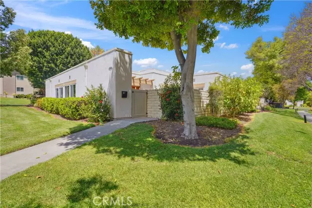 2383 Via Mariposa #C, Laguna Woods, CA 92637