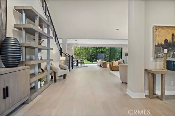 Irvine, CA 92618,115 Interstellar