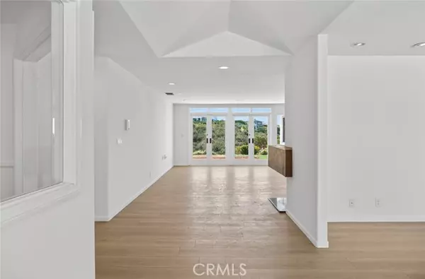 Corona Del Mar (newport Beach), CA 92625,978 Sandcastle Drive