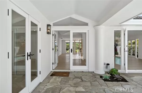 Corona Del Mar (newport Beach), CA 92625,978 Sandcastle Drive