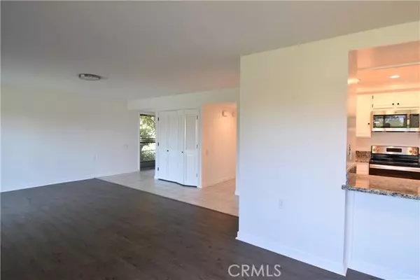 Laguna Woods, CA 92637,5369 Algarrobo #1G